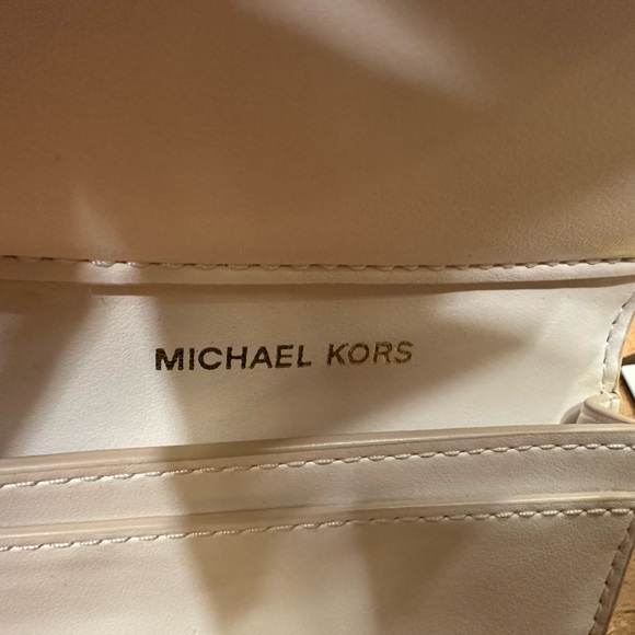 Michael Kors small wallet / card case New, never used, pink/cream leather $68 - Picture 5 of 16